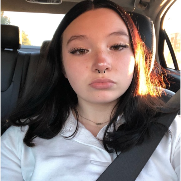 Welcome to my Poshmark! Instagram: @nicole.fresolone - Picture 7 of 7